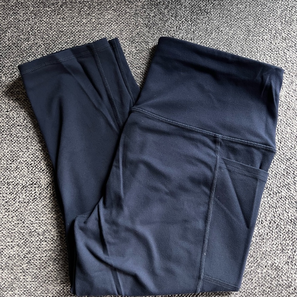 Two pair Women’s Skechers Go Walk capris navy and black - Picture 12 of 16